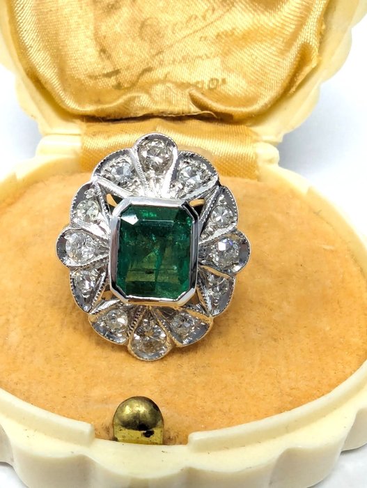 Ring - 18 karaat Witgoud Smaragd - Diamant 