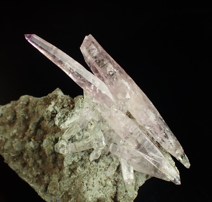Minunat grup de ametist de violet Cristale - Înălțime: 80 mm - Lățime: 50 mm- 36 g