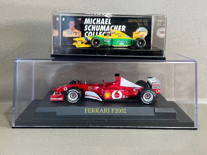 Minichamps & IXO 1/43 & 1/64 - 2 - 模型賽車 - Lot of 2 X Michael Schumacher: - 1/43 法拉利 F2002 & 1/64 貝納通福特 B193