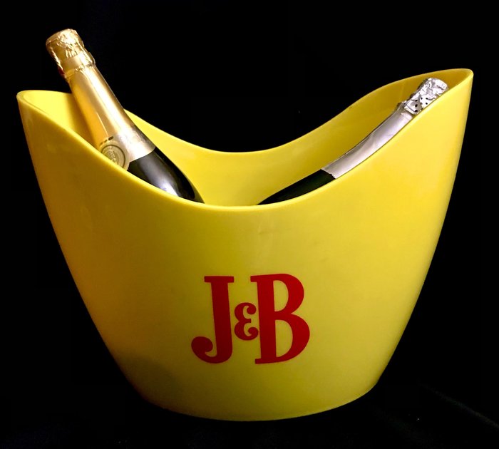 J&B - Champagne køler -  J&B, sjælden skotsk whisky. Et attraktivt , britisk design , stor champagnekøler , i gul , - hård plast