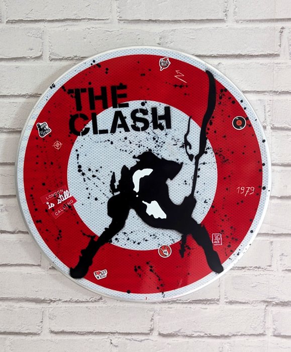 EG144 (XX-XXI) - The Clash - LONDON is still CALLING