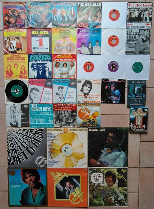 Bee Gees, The Beach Boys, 27 singles, 2 music DVDs and 6 LPs by The Bee Gees, Cliff Richard and The Beach Boys - Diverse titels - 45 RPM 7" Single - 1959