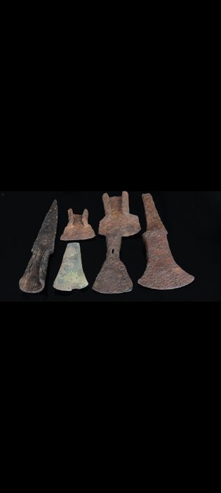 Vroeg-middeleeuws IJzer (gegoten/gesmeed) Bijl - 22 cm  (Zonder Minimumprijs)