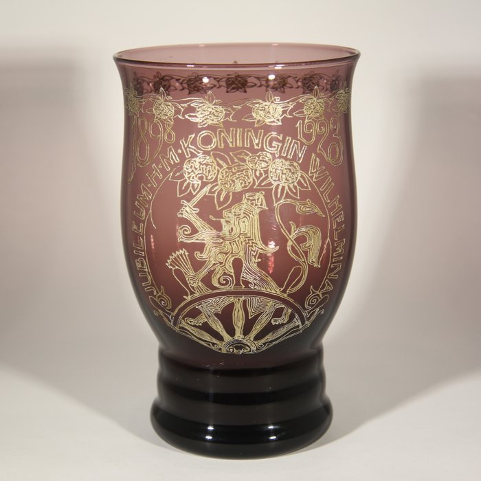 Glasfabriek Leerdam A.D. Copier - Beaker - "Wilhelmina" commemorative cup - Glass