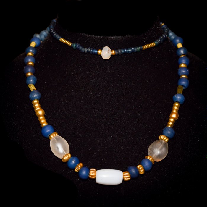 古羅馬帝國 玻璃;玉髓；水晶； 一串珠子