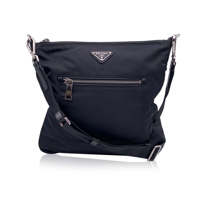 Prada - Black Nylon Tessuto Messenger Bag with Front Pocket Bolso de bandolera