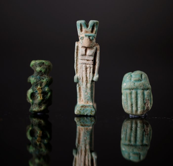 Antiguo Egipto Amuleto de Anubis, Bes y escarabajo - 4 cm