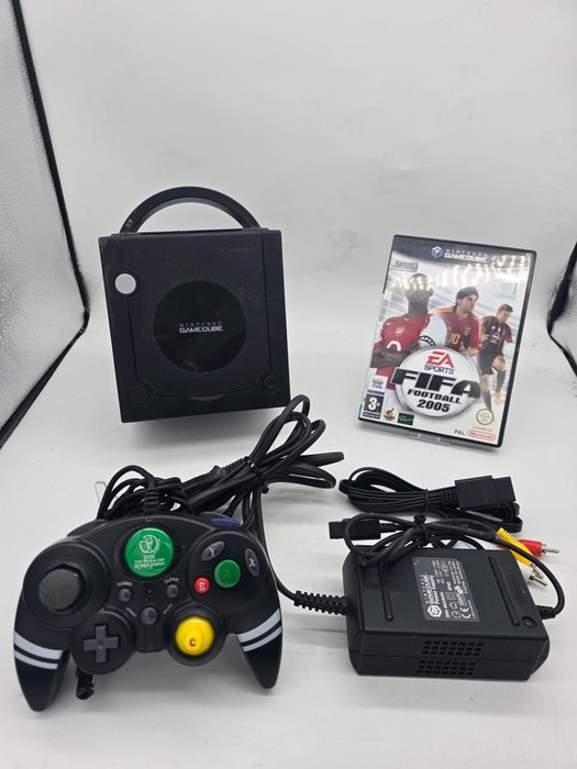 Nintendo - GC Gamecube Console +Limited Black edition +FIFA 05+ Limited Edition Worldcup controller - Tv-spelkonsol