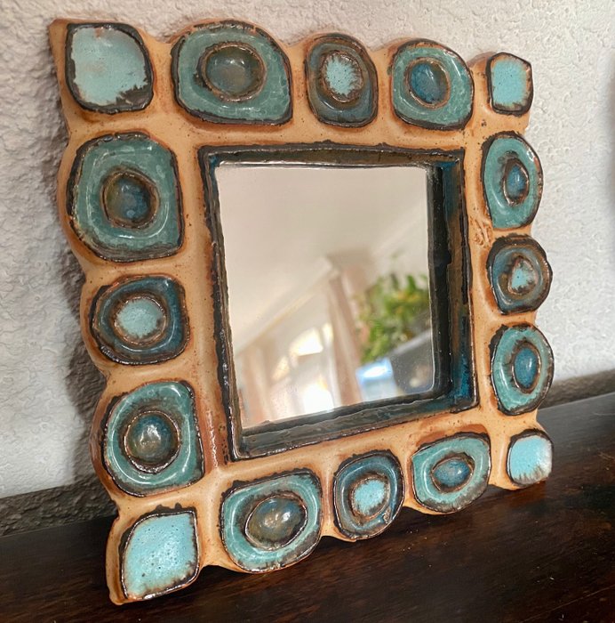 Oglinda de perete  - Ceramică
