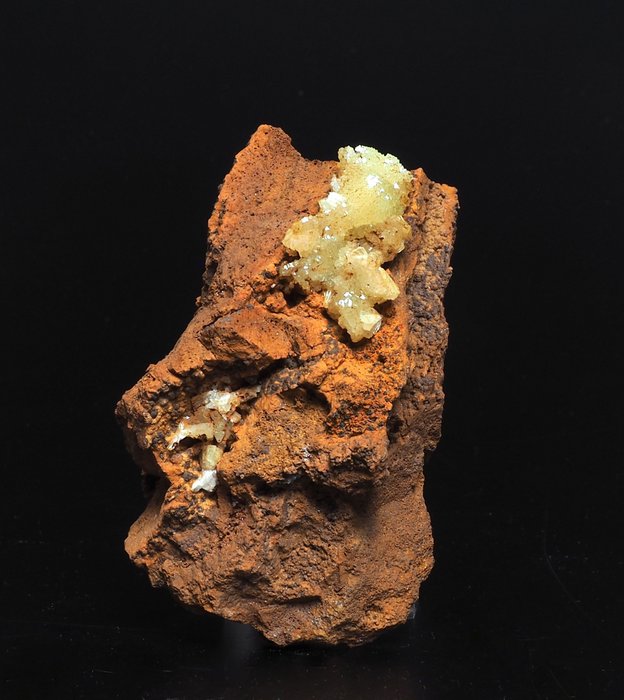 Adamite Crystals on matrix - Height: 7 cm - Width: 4.5 cm- 100 g