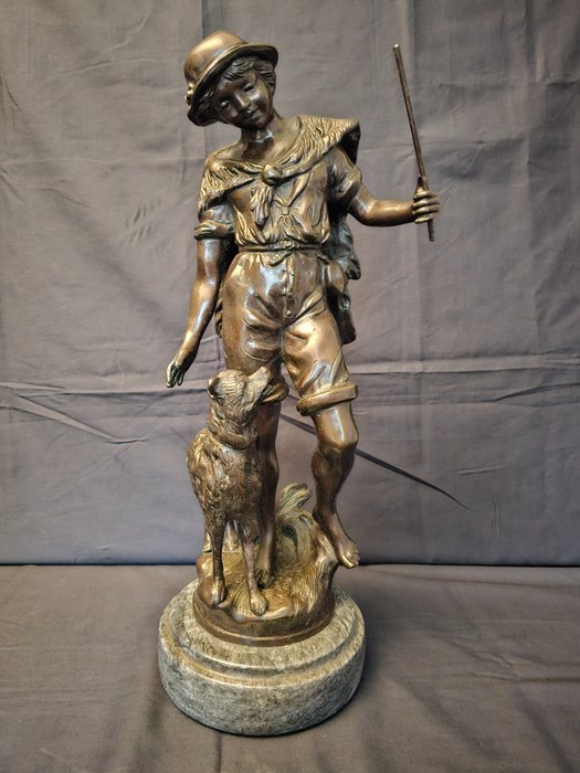 Naar model van L & F Moreau - 雕塑, Le berger - 48 cm - 大理石, 铜绿青铜