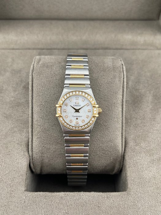 Omega - Constellation Mini - 1367.75.00.  MOP dial and Diamods - Dames - 2000-2010