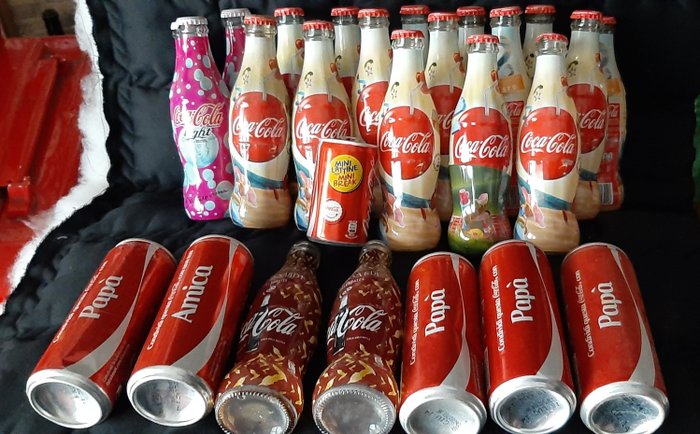 Samling af brandet merchandise - Coca Cola