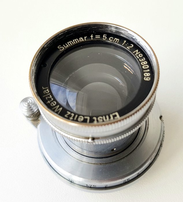 Leitz Summar 50 mm. 2.0 Objektiv mit fester Brennweite