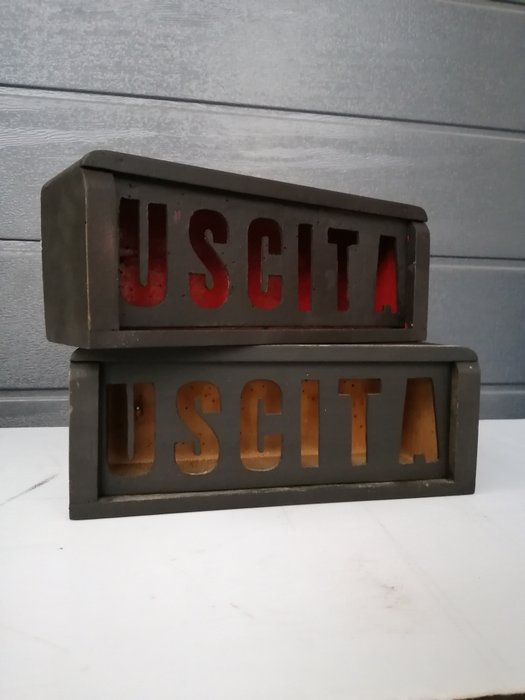 Cinema - Uscita - 1970s - 标志 - 木