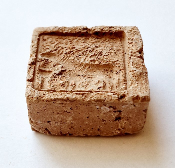 Gandhara Terre cuite Moule de taureau bouddhiste avec inscription pour perles votives - 36 mm