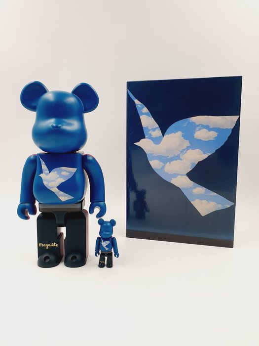 Medicom Toy x René Magrite - Be@rbrick  René Magritte - L'oiseau du ciel / La belle société 400% 100% Bearbrick 2021