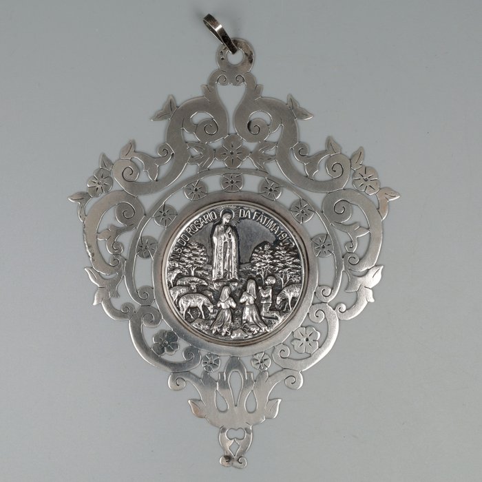 Λειψανοθήκη (1) - .833 silver - "Apparition to the Shepherd Children" Παναγία της Fátima 1917