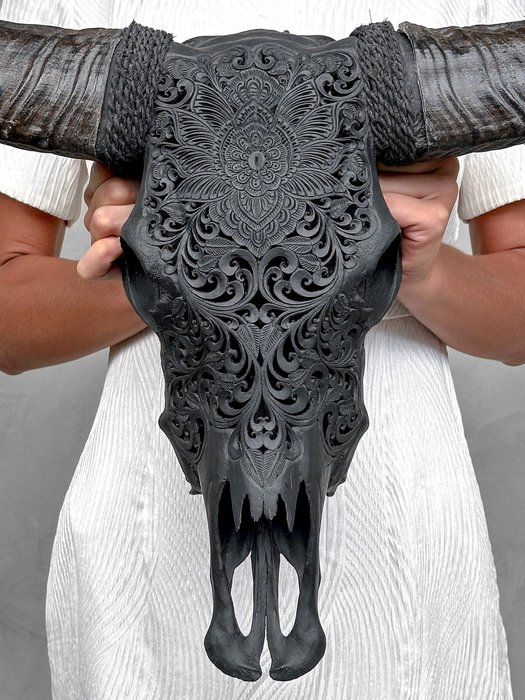 无底价 - 骷髅艺术 - 大型手工雕刻黑水牛头骨 - 花卉雕刻 雕刻的颅骨 - Bubalus Bubalis - 58 cm - 71 cm - 15 cm- 非《濒危物种公约》物种 -  (1)