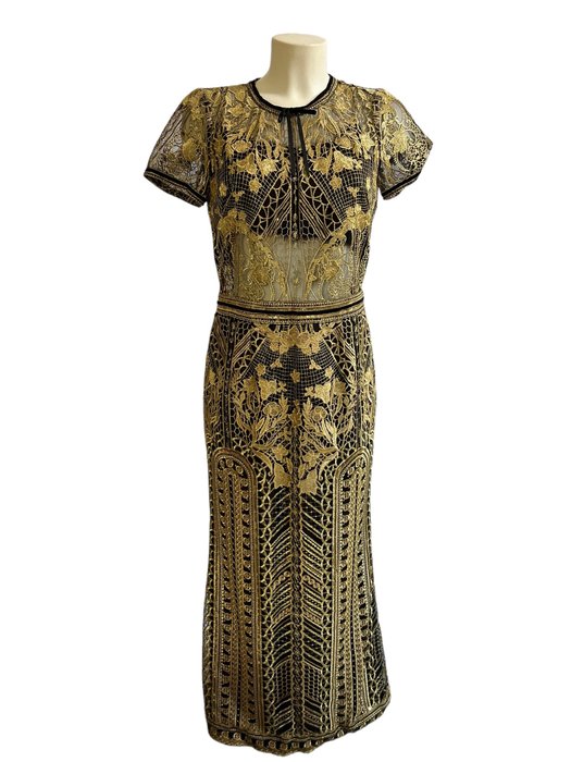 Marchesa Notte - Erityistilaisuuksiin tarkoitettu mekko