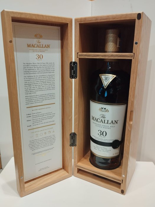 Macallan 30 years old - Sherry Oak Casks 2023 Release - Original bottling  - 700ml