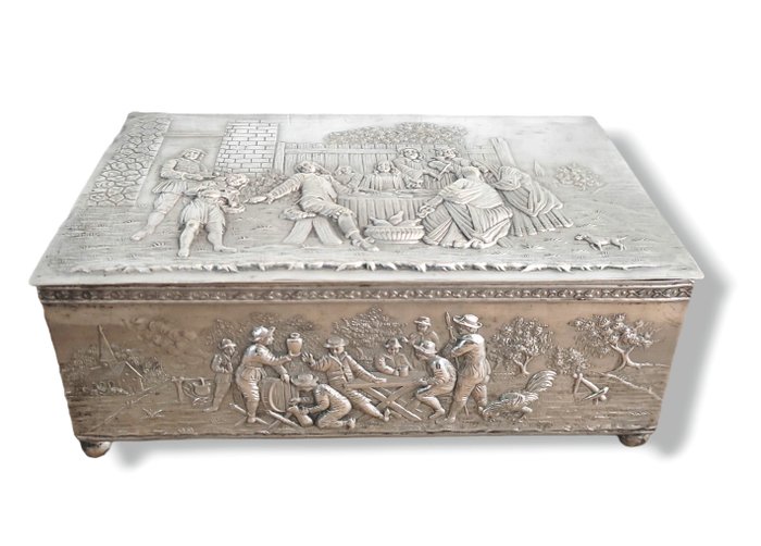 Box - Austria, Brings joy with "Scenes of village life" - Glass, Silver-plated