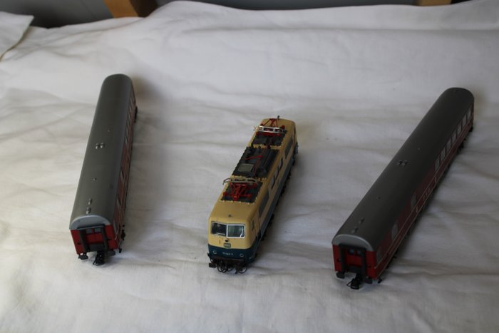 Roco H0 - 43413, 44398 - 火車組合 (1) - 電力機車 BR 111 和 2 DSG 特種貨車 - DB