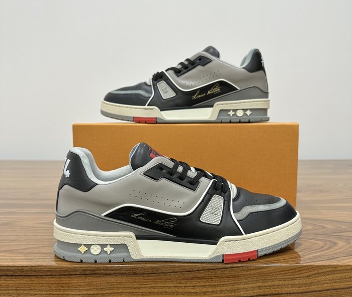 Louis Vuitton - Sneakers - Size: Shoes / EU 41.5, Shoes / EU 42, UK 7