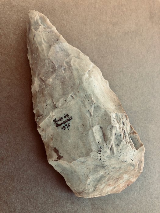 Paleolitikum Flinta Biface - 180 mm  (Utan reservationspris)