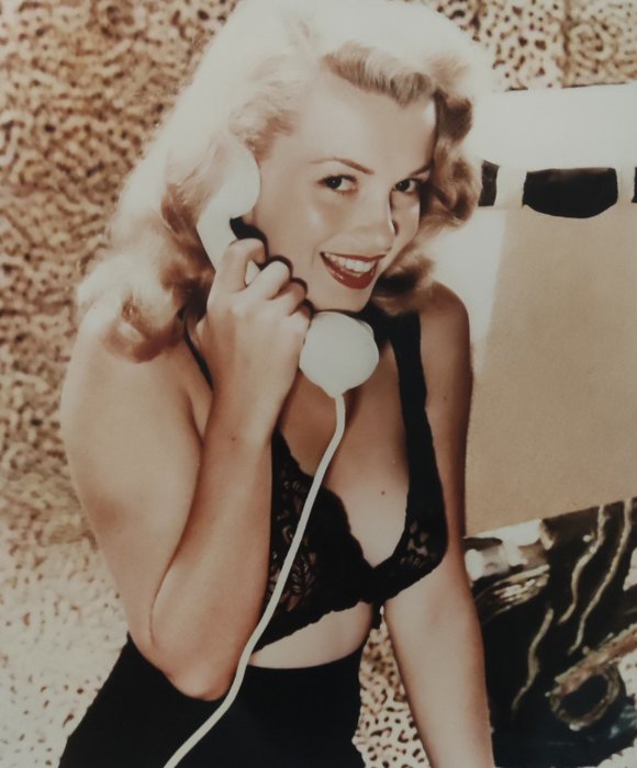 Laszio Willinger. - Marilyn Monroe at the telephone.