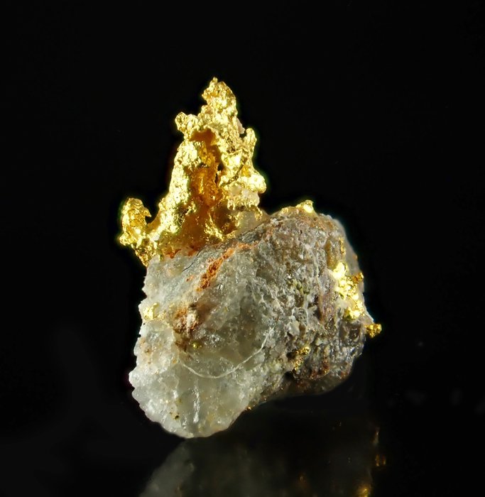 Krystallinsk guld Prøve - Højde: 4 mm - Bredde: 3 mm- 0.01 g