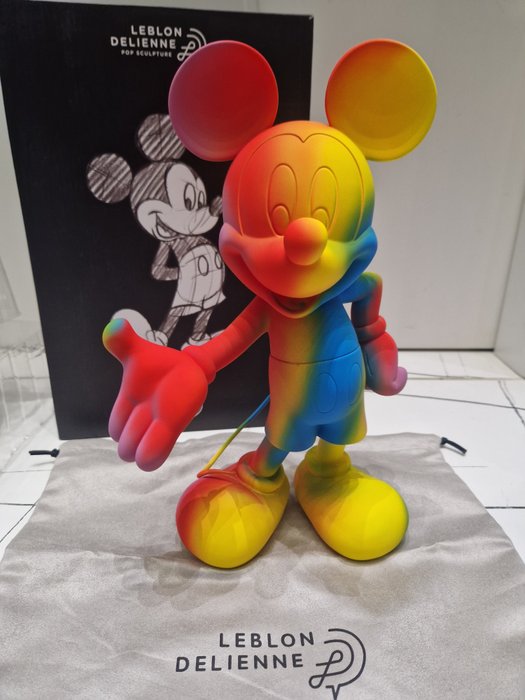 Leblon Delienne (XX-XXI) - Leblon Delienne - Figurita - Mickey Mouse Welcome Rainbow - Resina / Poliéster