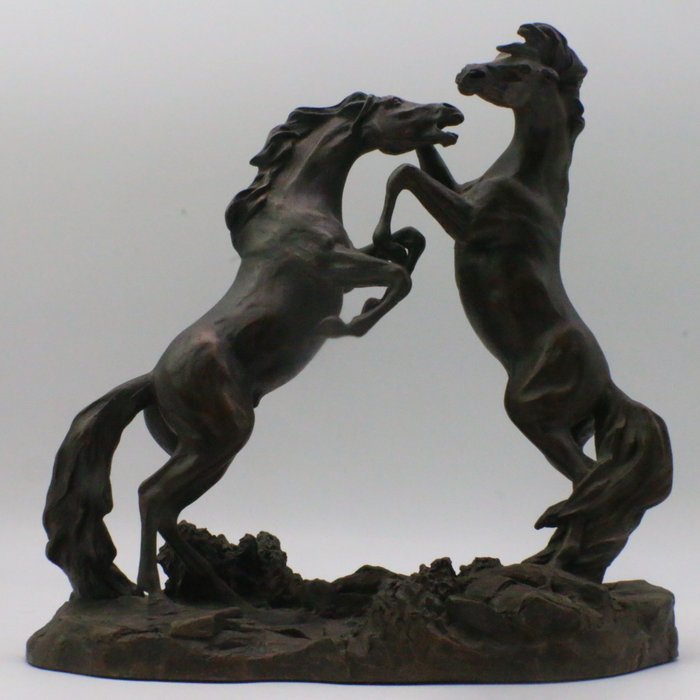 Franklin Mint - Lanford Monroe - 雕塑, Challenging Stallions - 19 cm - 冷漆青铜, 黄铜色 - 1983