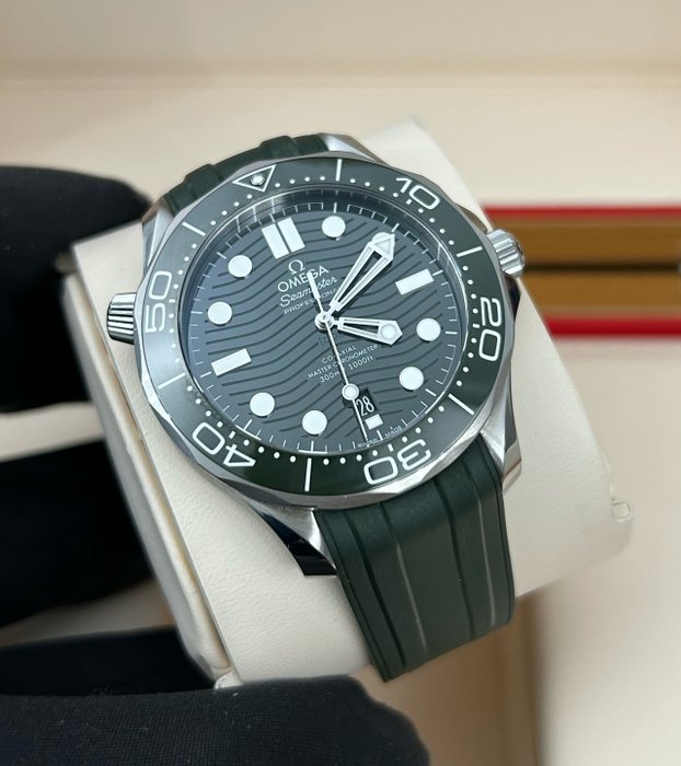 Omega - Seamaster Master Chronometer Green - 210.32.42.20.10.001 - Herre - 2011-nå