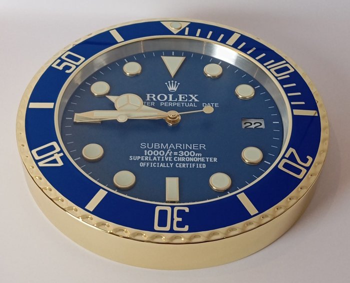Wanduhr - Konzessionär Rolex Submariner Display Uhr - Aluminium, Glas - 2020 und ff.