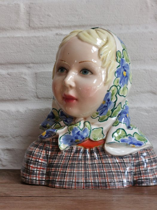 Bust, Boerenmeisje porselein Oekraëne - 23 cm - Ceramică - 1950