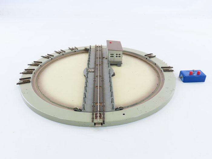 Märklin H0 - 410 NG - 模型火車附件 (1) - 附 10 個軌道連接的轉盤，包括開關盒、M 導軌