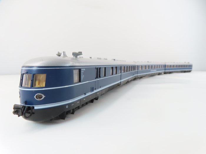 Liliput H0轨 - 126 06 - 火车单元 (1) - 3 件套柴油火车组 VT 06“飞行汉堡” - DB