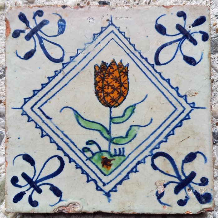 瓦 - 与郁金香的古董瓷砖。 - 1600-1650年 