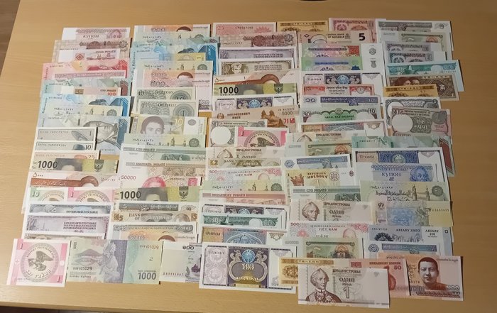 世界. - 100 banknotes and 4 bundles - total of 500 banknotes - various dates  (没有保留价)