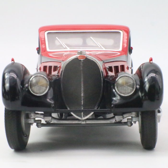 Franklin Mint 1:24 - 1 - Voiture miniature - Bugatti Atalante Type 57SC 1936 - Assemblé à la main