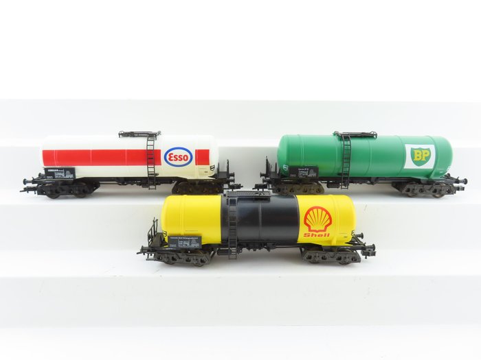 Fleischmann H0轨 - 5471/5470/5472 - 模型火车货运车厢 (3) - 印有“SHELL”、“BP”和“ESSO”字样的 4 轴油罐车 - DB