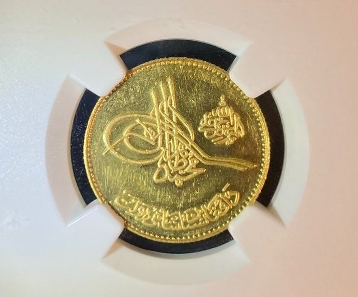 阿富汗. Muhammed Zahir Shah Mohammadzai. Gold 8 grams SH1339-AH1380 (1960), Mintage of only 200