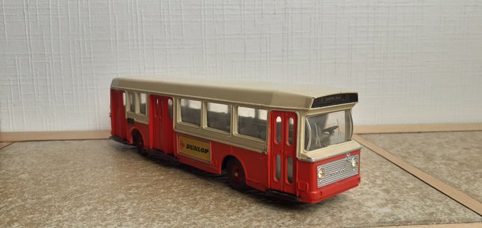 Dinky Toys 1:43 - 1 - Modell-lastebil - ref. 889U Berliet Urban Bus Dunlop & Coca-Cola