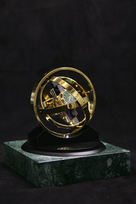 The Pulsar 360 in Green Marble - Only 287 made - Tourbillon / Gyro / Orbit Watch Winder - Elbrus