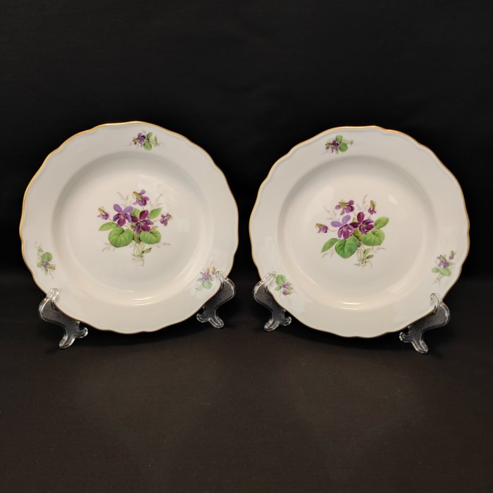 Meissen - Prato (2) - 2er Set Dessertteller/Kuchenteller Ø 18,3 cm Blumenmalerei (Veilchen) mit Goldrand Neuer Ausschnitt - Porcelana