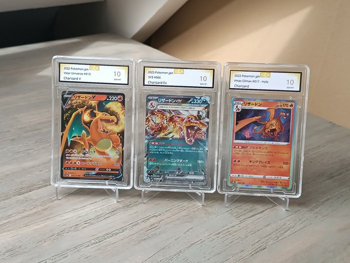 Pokémon - 3 Card - 3x Charizard
