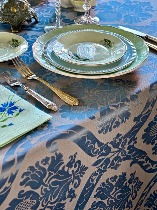Duk för stora bord, blå damast - Bordsduk  - 270 cm - 180 cm