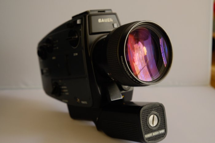 Bauer A512 super 8 camera with schneider-kreuznach macro-varidigon f1.8 6-70mm multicoating Câmera de filmar