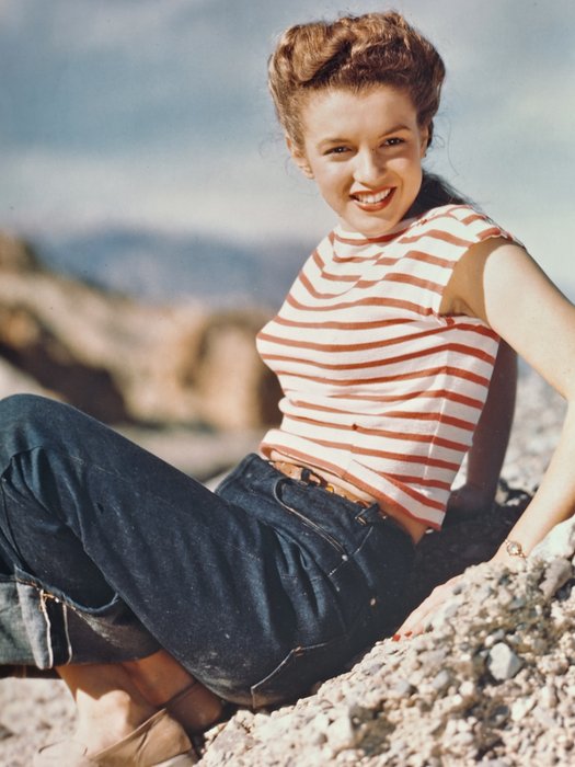 Marilyn Monroe,  by photographer André de Dienes (1913-1985) - 'Death Valley', 1945.